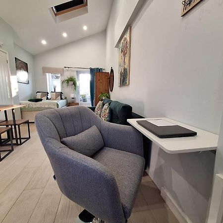 New, Stylish Studio Flat With Private Patio And Free On-Street Parking Check Out At 11Am Bournemouth Exteriér fotografie
