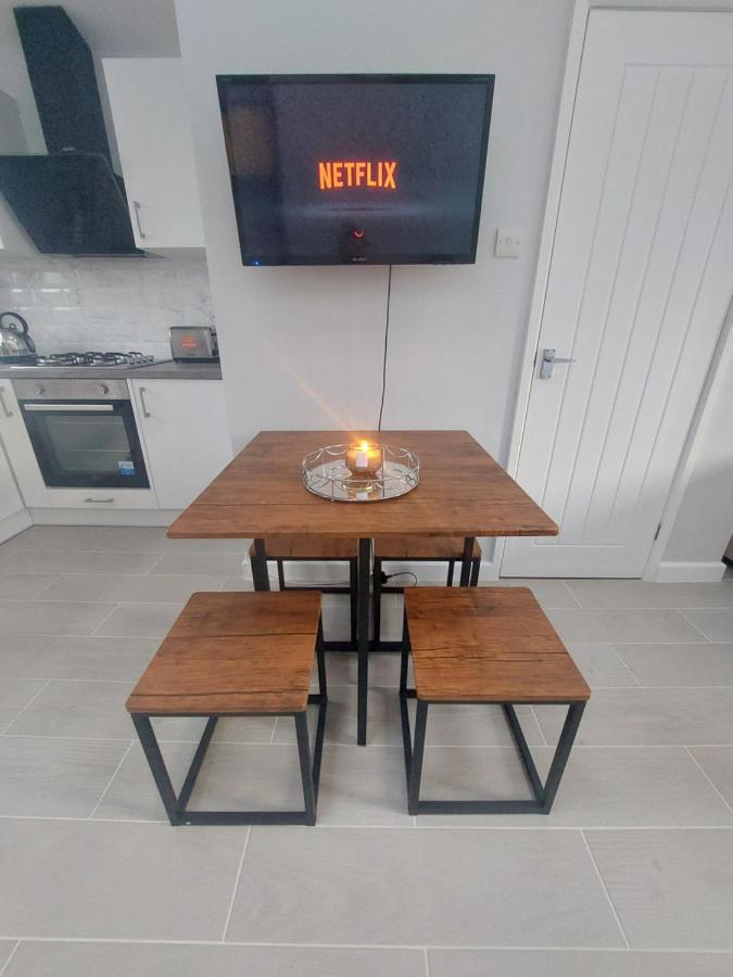 New, Stylish Studio Flat With Private Patio And Free On-Street Parking Check Out At 11Am Bournemouth Exteriér fotografie