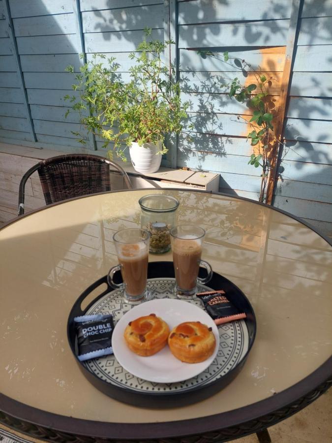 New, Stylish Studio Flat With Private Patio And Free On-Street Parking Check Out At 11Am Bournemouth Exteriér fotografie
