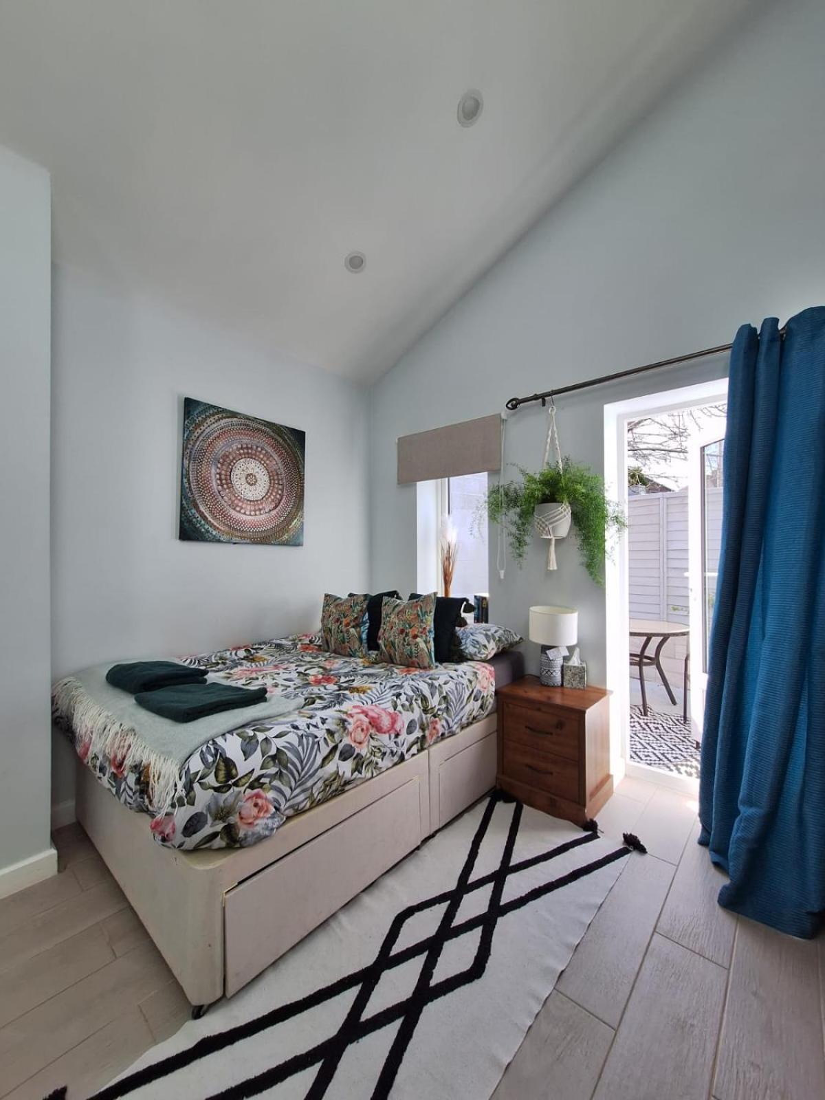 New, Stylish Studio Flat With Private Patio And Free On-Street Parking Check Out At 11Am Bournemouth Exteriér fotografie