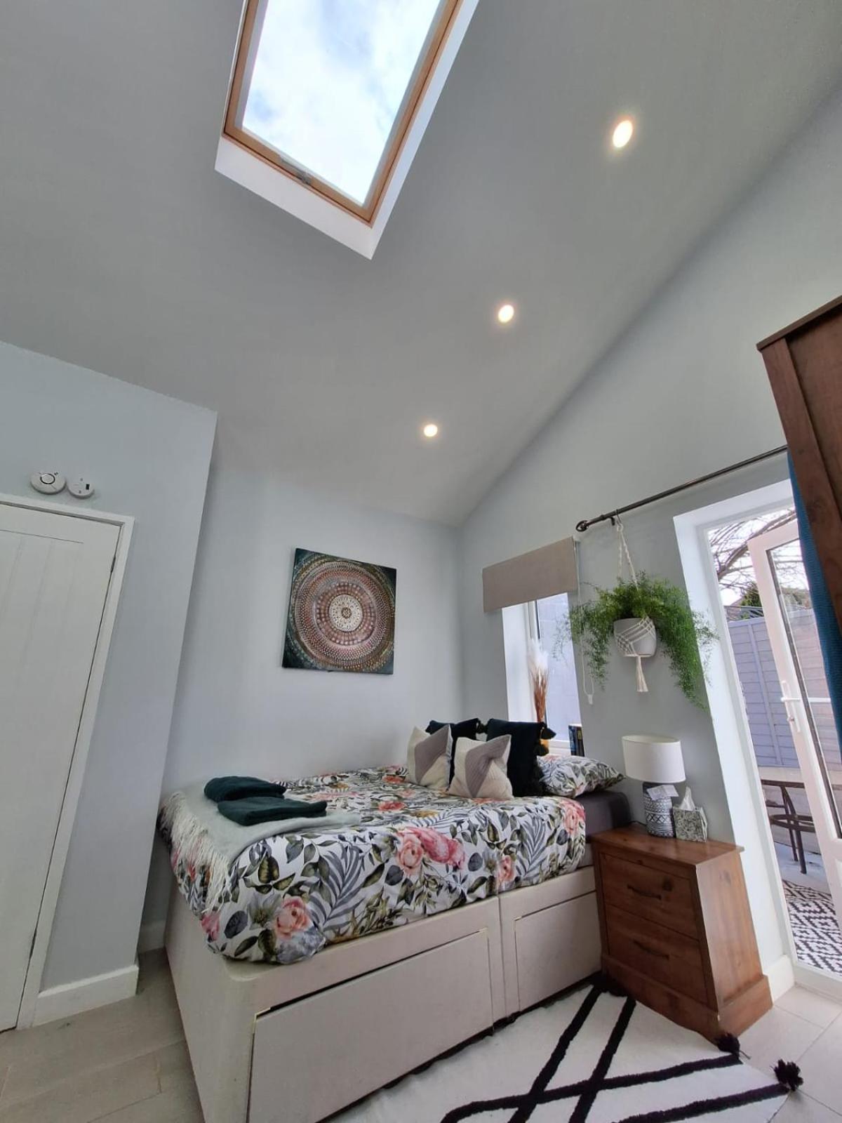 New, Stylish Studio Flat With Private Patio And Free On-Street Parking Check Out At 11Am Bournemouth Exteriér fotografie