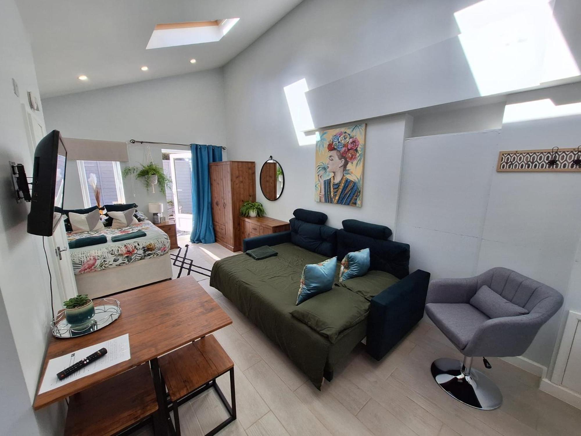 New, Stylish Studio Flat With Private Patio And Free On-Street Parking Check Out At 11Am Bournemouth Exteriér fotografie